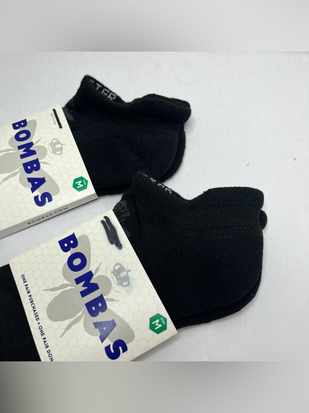 Bundle (Set of 2) Bombas Ankle Socks Size Women’s Medium Black Blister Tab - Picture 4 of 7